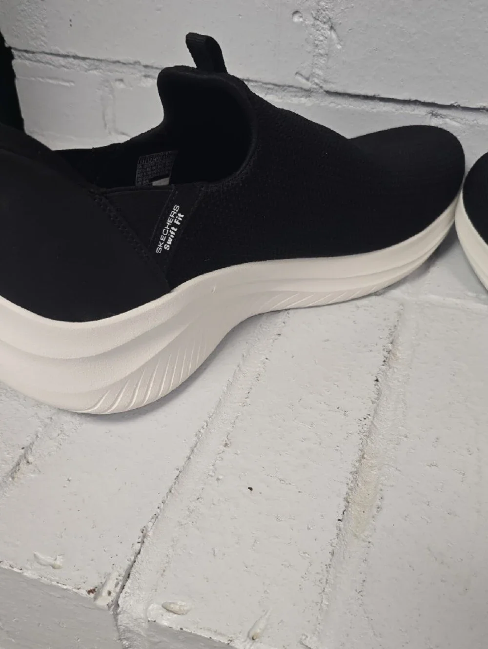Skechers Mens Black Knit Slip-On Sneakers with White Sole.  Size 13. NWT.